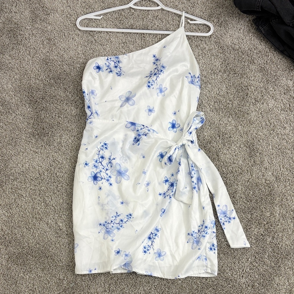Lucy in the Sky One-Shoulder Dress in Blue Floral on White